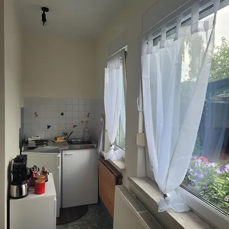 Kleines Gaestehaus Fuer 2 Holiday home Halle (Saale)